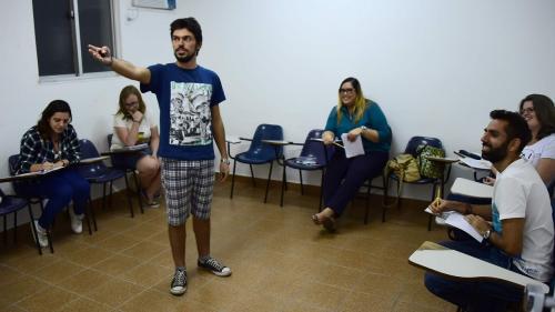 Skilled refugees in Brazil taking courses to run their own b