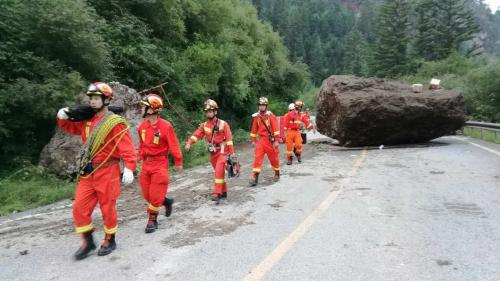 九寨沟地震至少19人死亡247人受伤