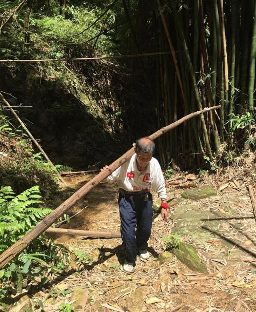 In 2012, Zhang Jiwen and his wife began building roads in