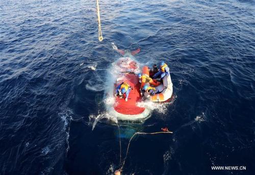 蛟龙号潜水器中国南海进行潜水