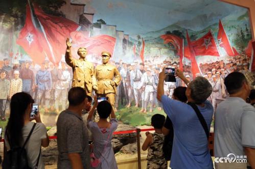 Major exhibition marking PLA’s 90th anniversary opens to pu